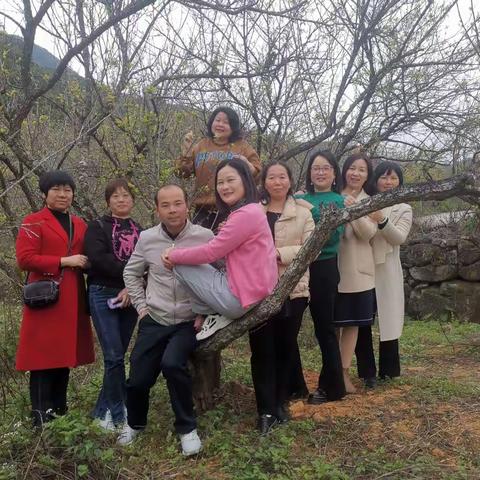 东风扣响，友谊芬芳