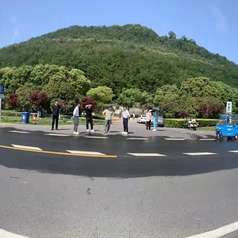 六月走园-金铎松簧