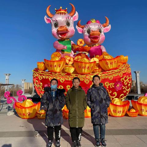 四年五班杨家三兄弟——愉快的假期生活