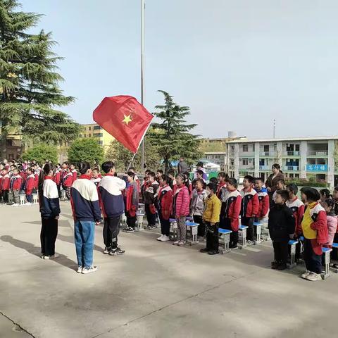 领巾飘扬进社区——中国少年先锋队义马市常村路街道常安社区工作委员会成立仪式