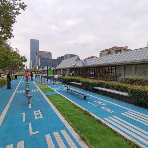 九月-徐汇跑道公园