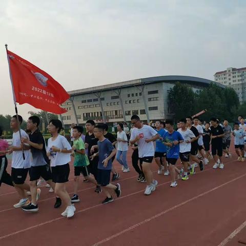 实验中学2022级12班7月26日晨练纪实