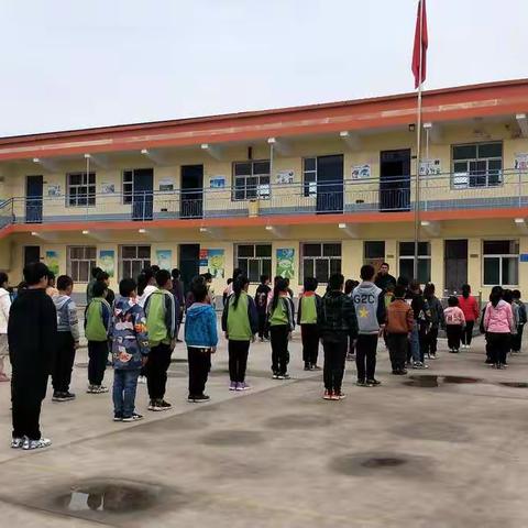 西堡头小学协同市场局、消防、交警部门开展安全教育资料
