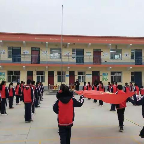 南陈联校西堡头小学122交通安全日纪实