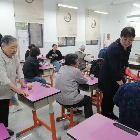 九九重阳节，浓浓敬老情