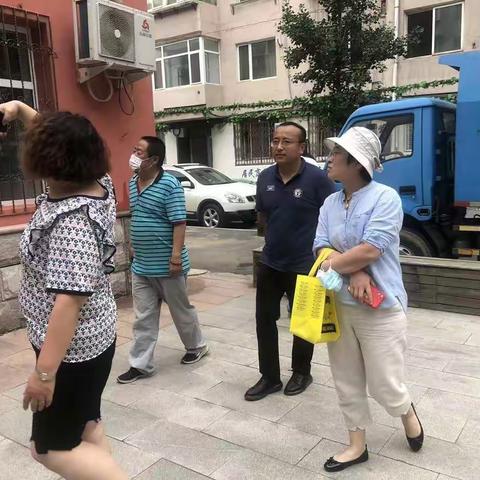 万泉街道领导调研民强社区“两邻”党群服务站建设工作