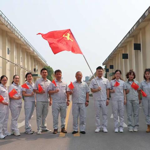 永远跟党走   再踏新征程--宁乡直属库组织收听收看党的二十大开幕式盛况