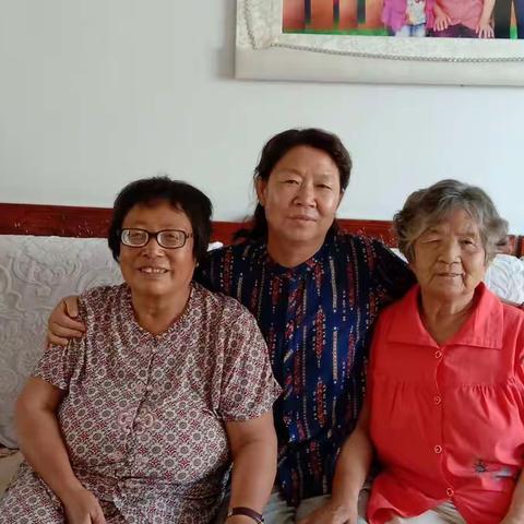 看我三姐妹在一起有多快乐