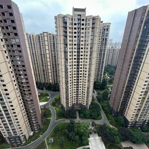 ❤️🔑59.8万、加洲国际，产权91，实际115平方！好楼层，朝南！4期现房，套三双卫，每个房间都10几个平，看房63966，666025