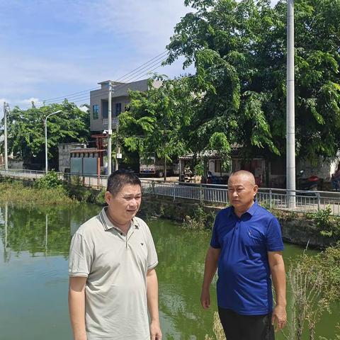 东山镇农业服务中心每月定期到低位养殖塘核查养殖情况