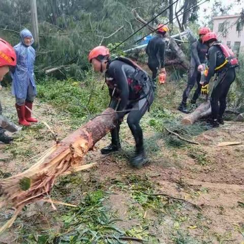 海口消防增援万宁 全力备战台风“圆规”