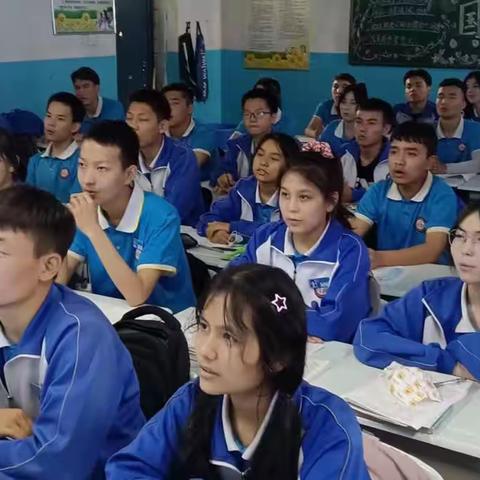 高昌区第二中学高二10班同唱一首歌活动