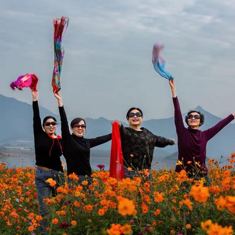 2019年11月16日，院子里的邻居、同事相约在大畈镇鹿眠塘游玩。