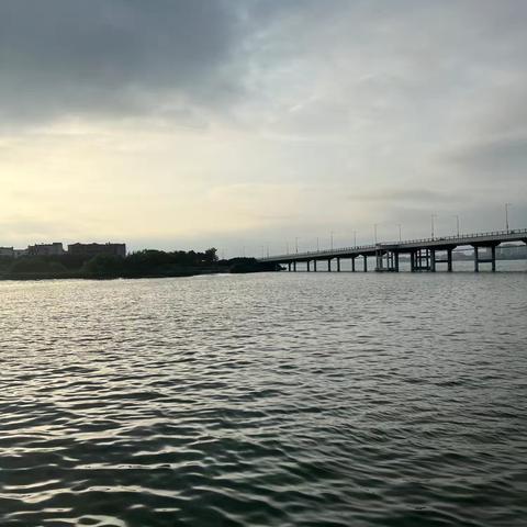 小清河，晓清秋
