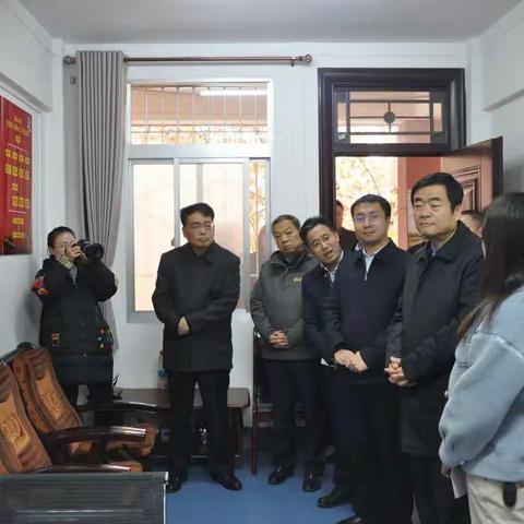 陕西省退役军人事务厅厅长高中印来骊山街道军人服务站督查指导工作