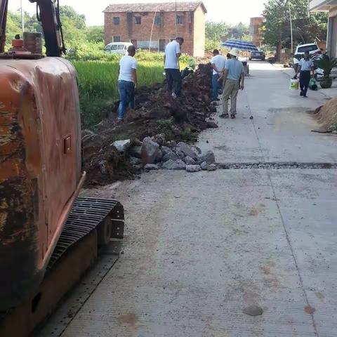 休假不休工，县农办假期紧抓污水整治工程不松劲