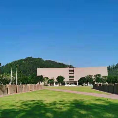 研课题智慧前行    品红色文化传承