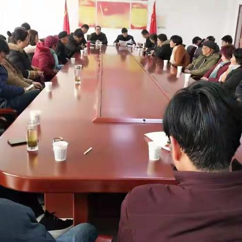 张卜街道南郭村组织学习《中国共产党农村基层工作条例》