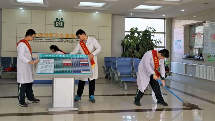 走进社区门诊,关注医疗民生