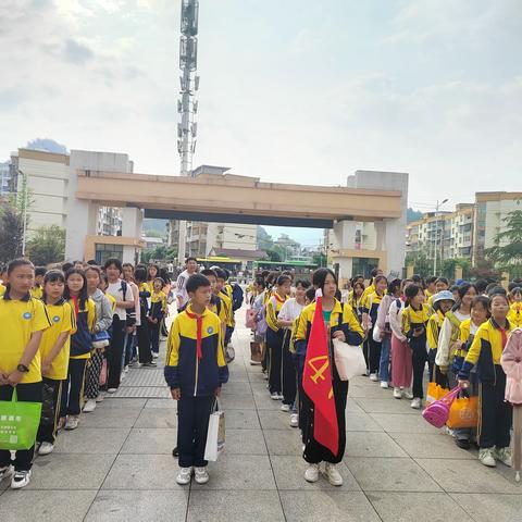 2023年5月4日江口县凯德民族学校五（4）班亚木沟、双龙山庄“厨神争霸·挑战自我”综合实践活动