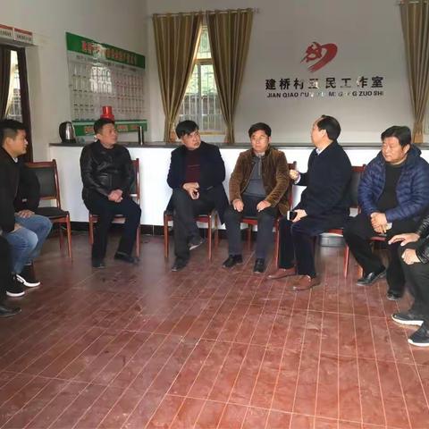 县委常委、宣传部长应美星到古县渡镇建桥村委会走访贫困户-带来冬天里的温暖