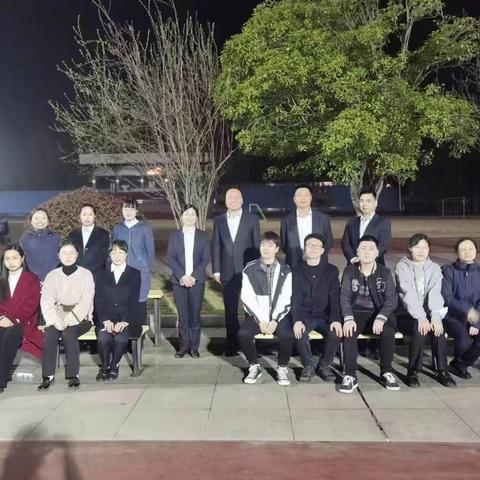 潜江分行召开广华片区青年员工座谈会议