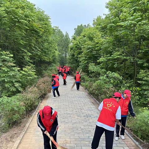 乘风筑梦二十大，青春少年勇担当——光山二高分校高一年级举行志愿者活动