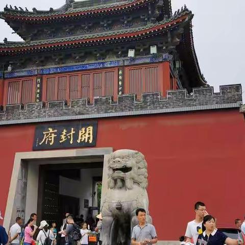 时光是一位爱开玩笑的老者