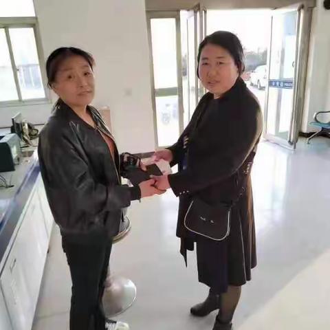 “拾金不昧”展风采 弘扬时代正能量