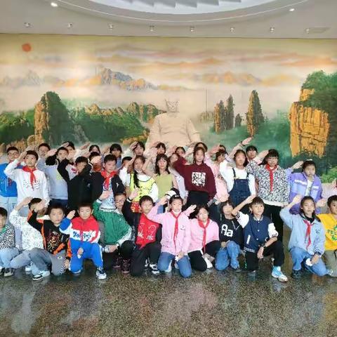 江垭完小六年级(3)班行走的课程在路上，厚植红色基因，深耕爱国 情怀"红色文化主题