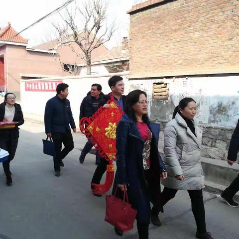 团团送温暖，浓浓节日情