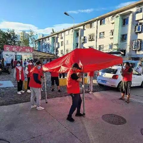 河东街道东港里社区志愿红的核酸