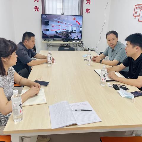 共商群众关心事 议出和谐邻里声