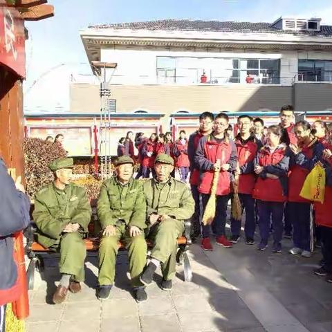 学习雷锋精神 传承孝老美德