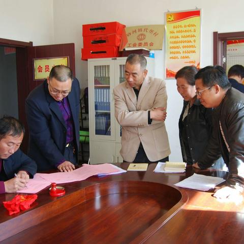 10.23日代堡村脱贫攻坚战工作纪实