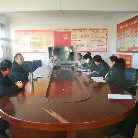 12月8日县政协副主席张晋军来代堡村调研脱贫攻坚推进情况