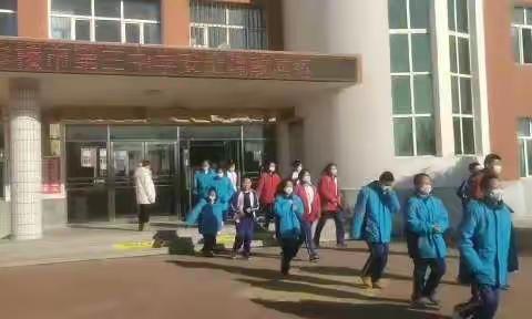 穆棱市第三中学举行安全疏散演练活动