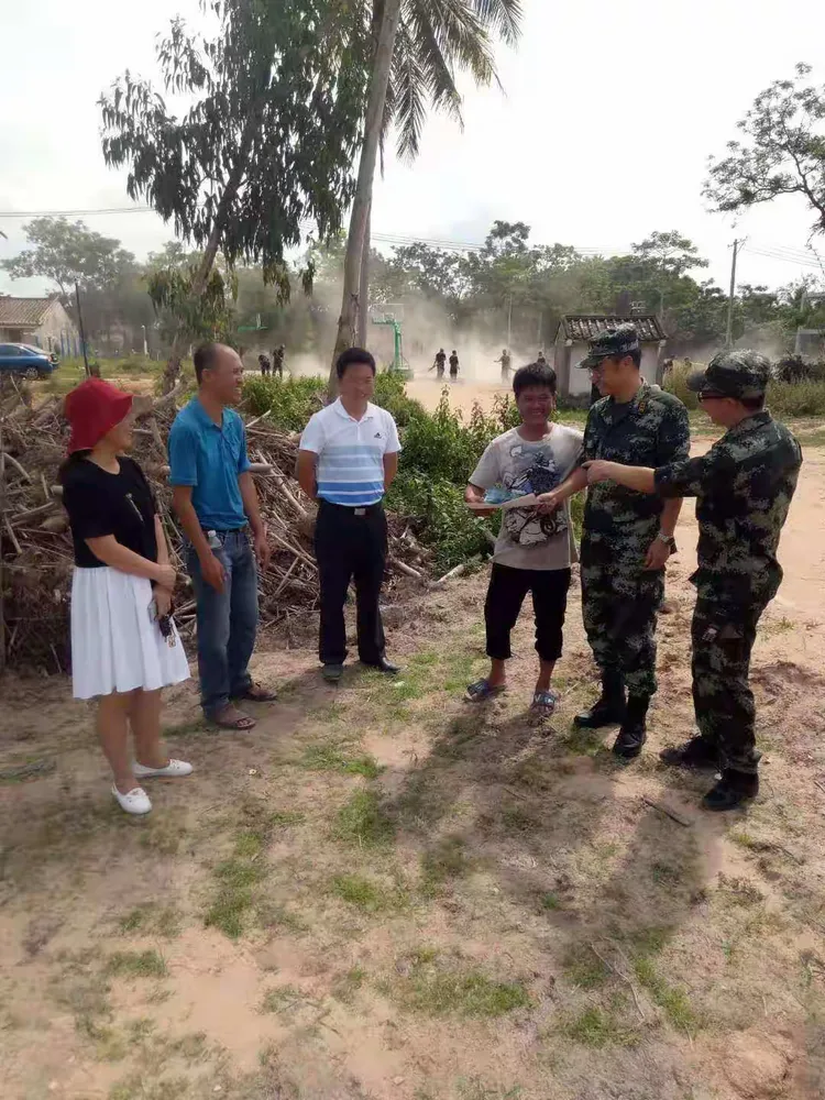 武警海南总队训练基地吉栋玉主任和秀英区退役军人事务管理局杜家评