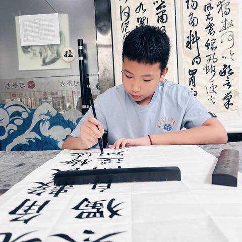 执笔为戈，以艺抗疫