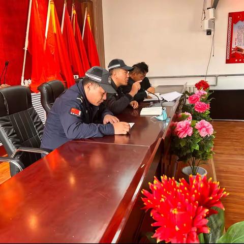 泽库县公安局西卜沙派出所组织开展“户籍政策”宣传活动。