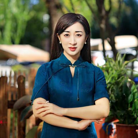 旗袍暗香传神韵