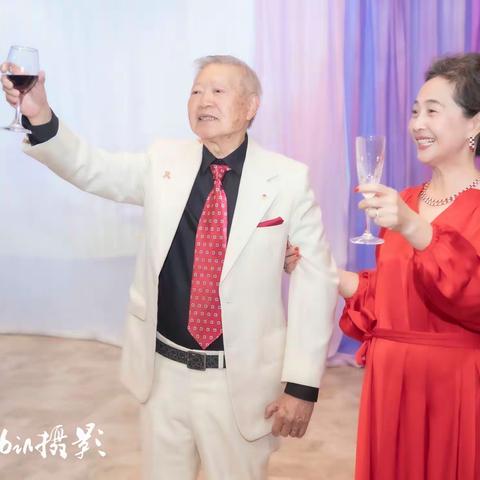 Harrick&Lucy举办爱情宣告Party
