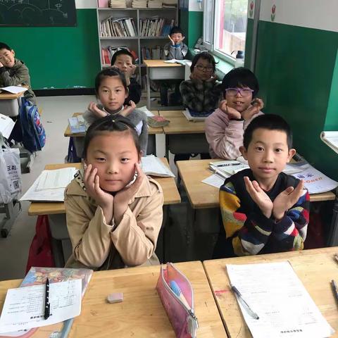 郝村三年级学生的学校生活