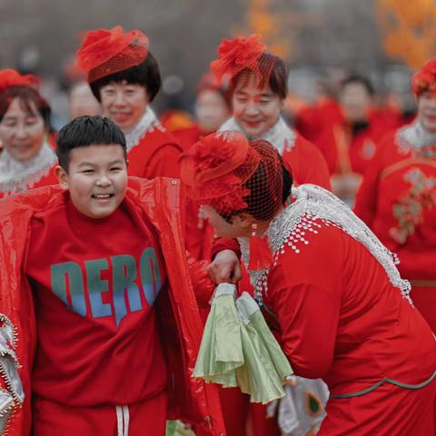 欢天喜地过大年