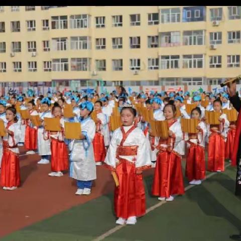 走进田园，亲近自然。释放天性，体验生活，封闭经典夏令营