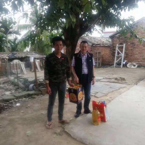 中共海口市委党史研究室开展节前走访慰问活动