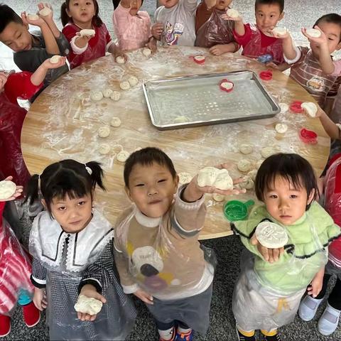 胜利小学幼儿园萌虎迎新春系列活动之寻找年味——刻饽饽