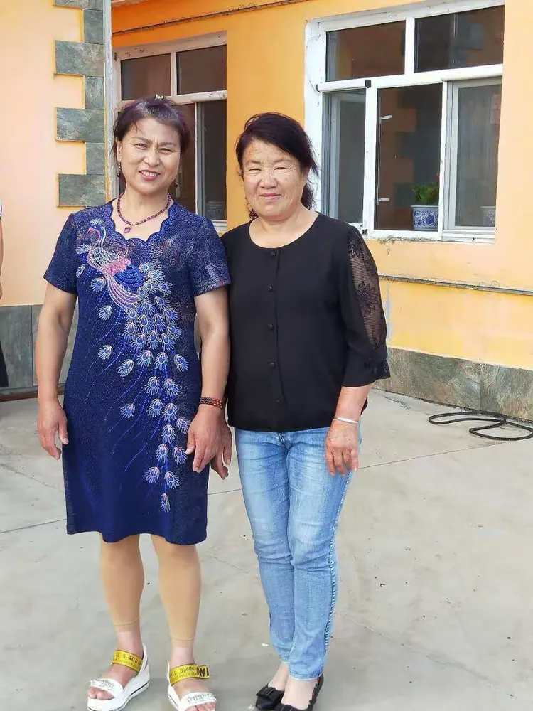 妈妈，二婶，三婶，四婶，老婶，老子妹五个