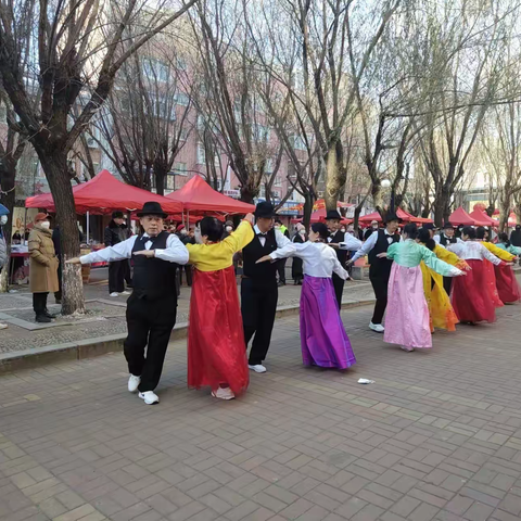 赶邻里大集 促民族融合