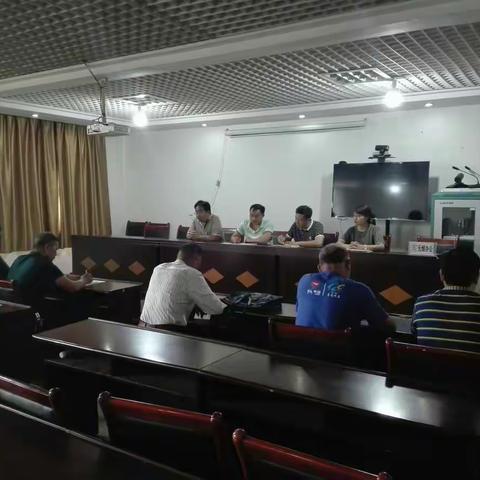 狮豹头乡人大主席团召开第七次会议并组织代表视察